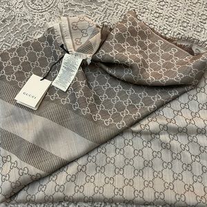 Gucci shawl scarf